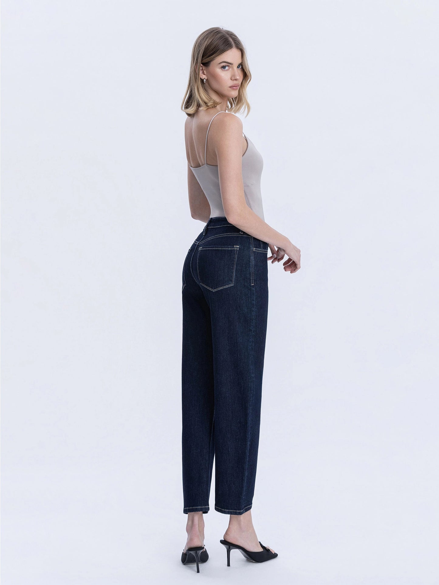 Dark wash barrel jeans Lovervet
