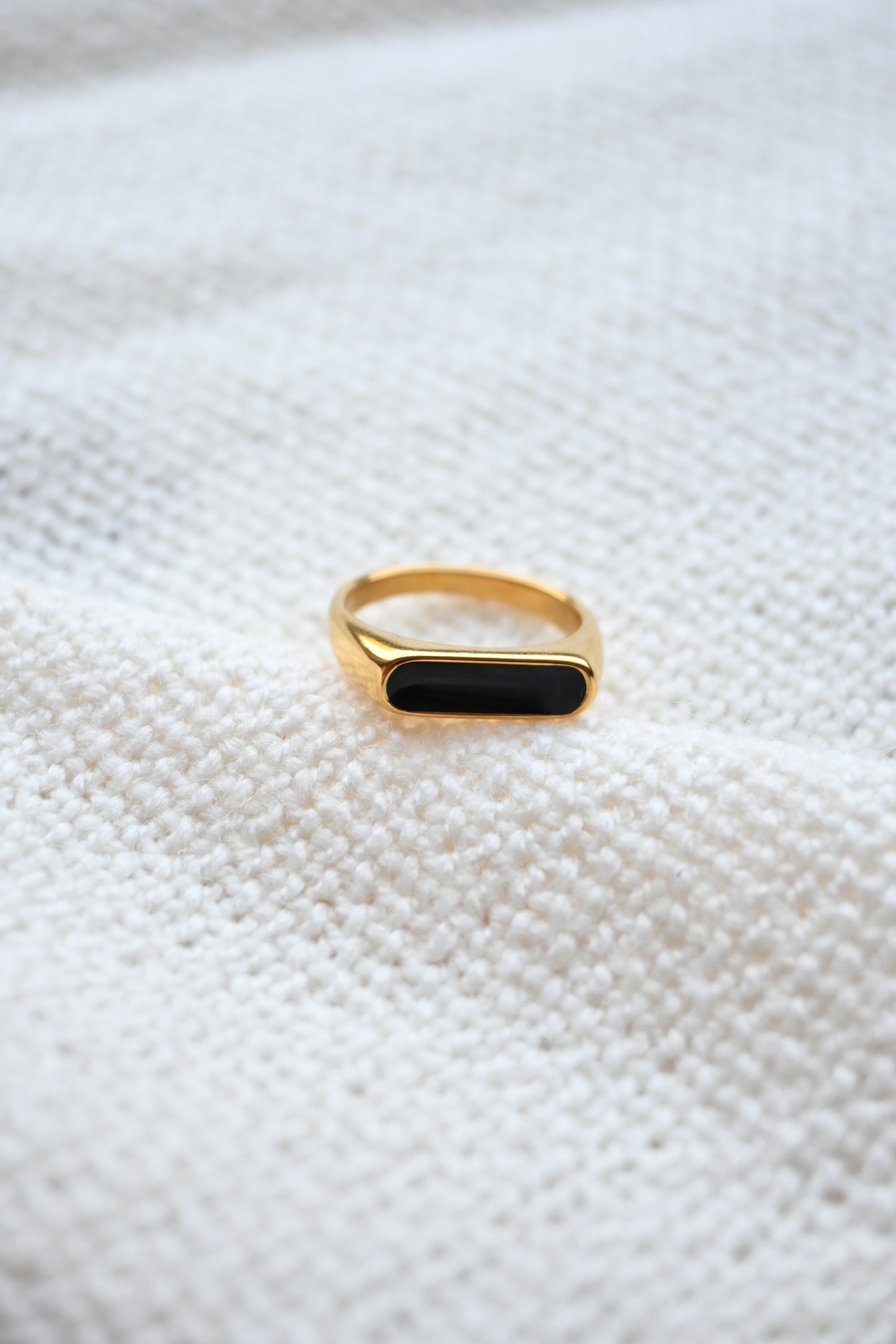 Black Flat Top Ring (7-12)