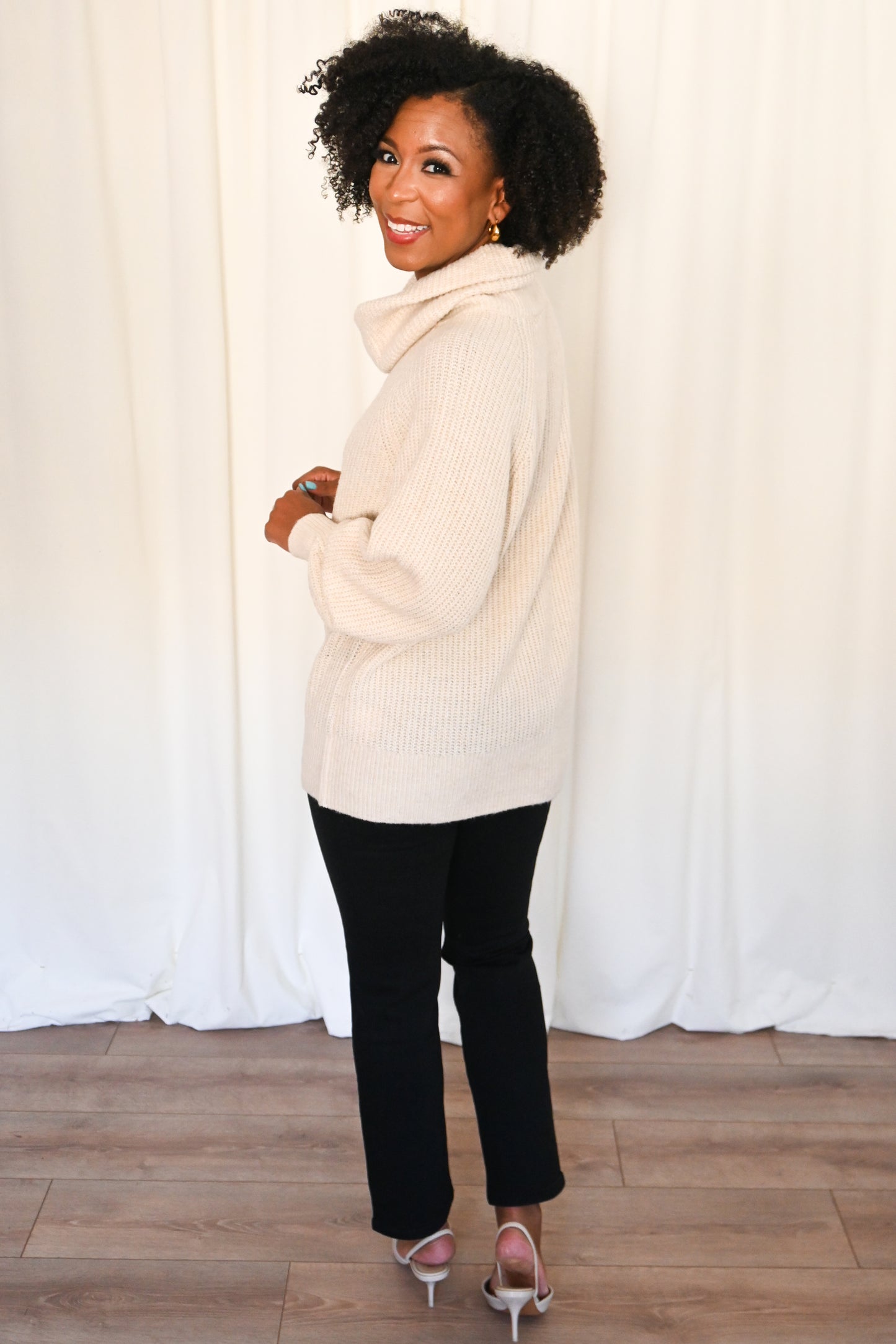Loose Turtle Neck Sweater (3 Colors)