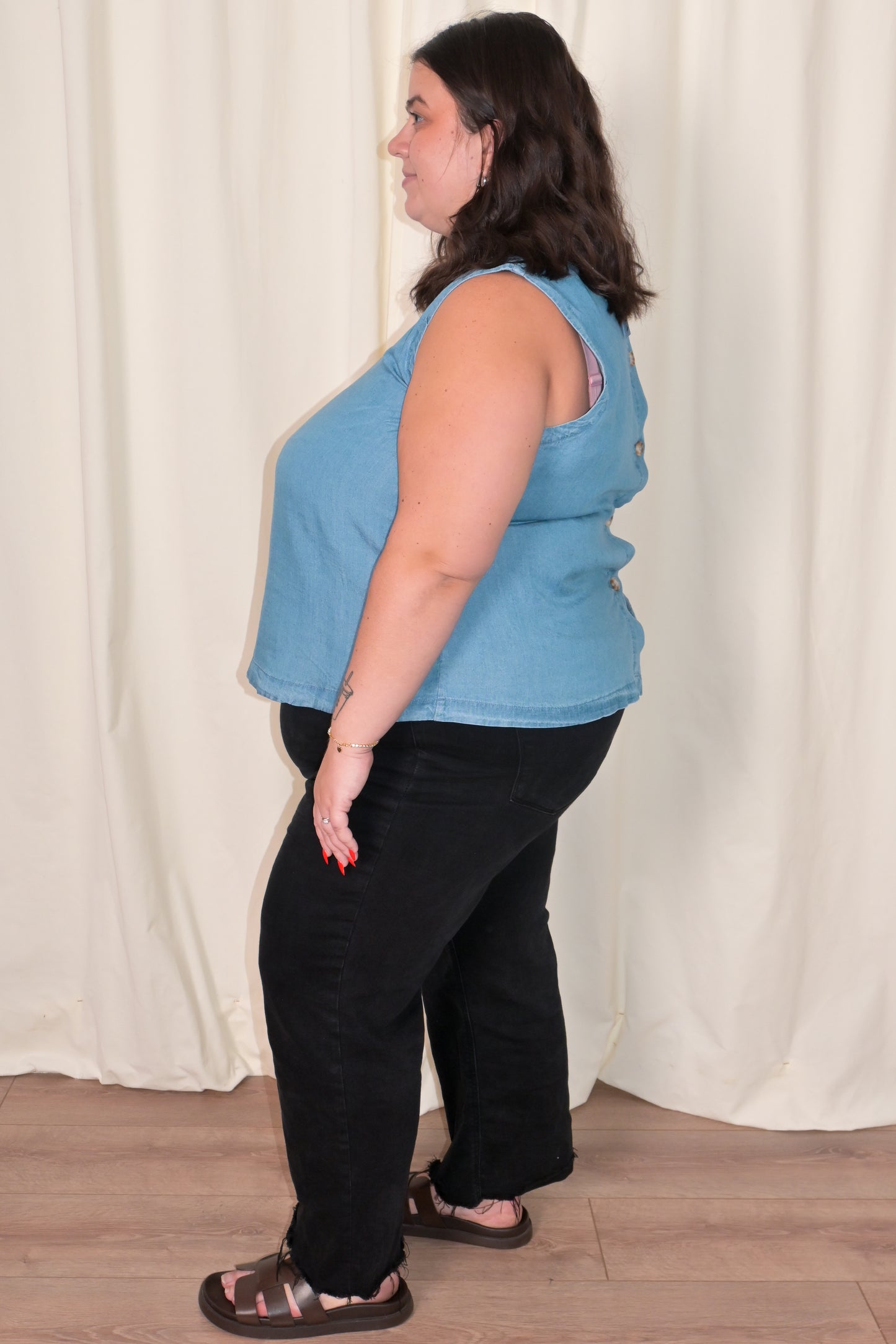 CURVE Chambray Tank