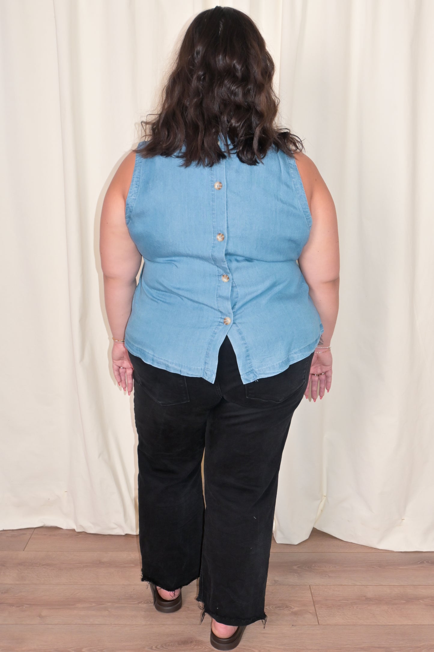 CURVE Chambray Tank