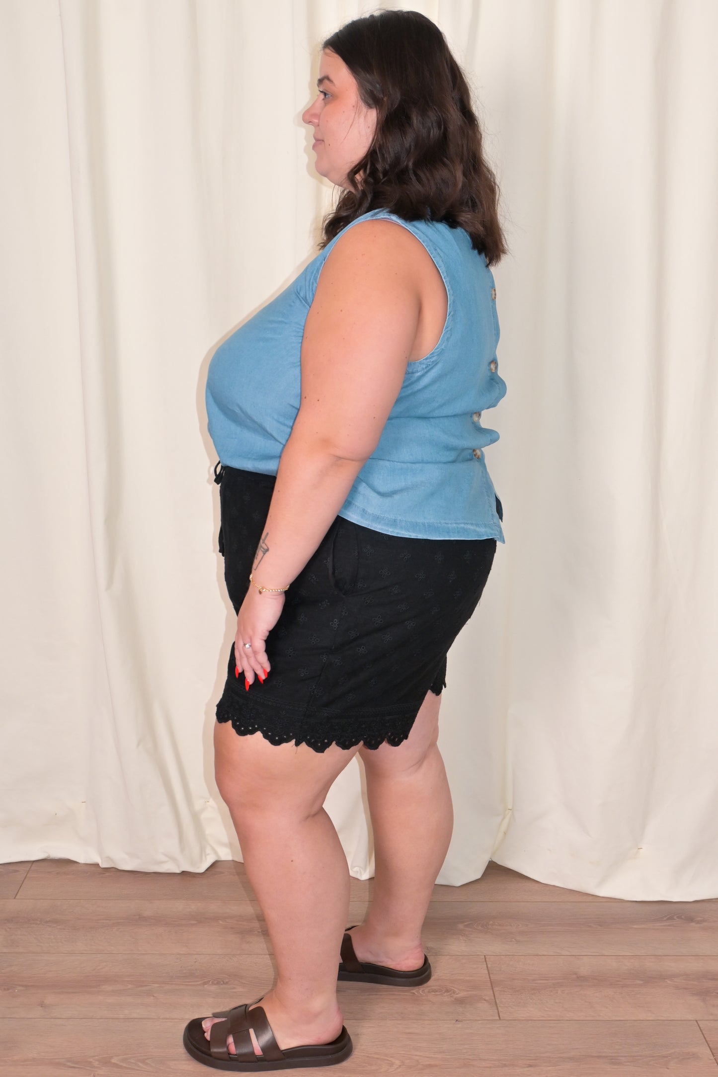 CURVE Eyelet Shorts