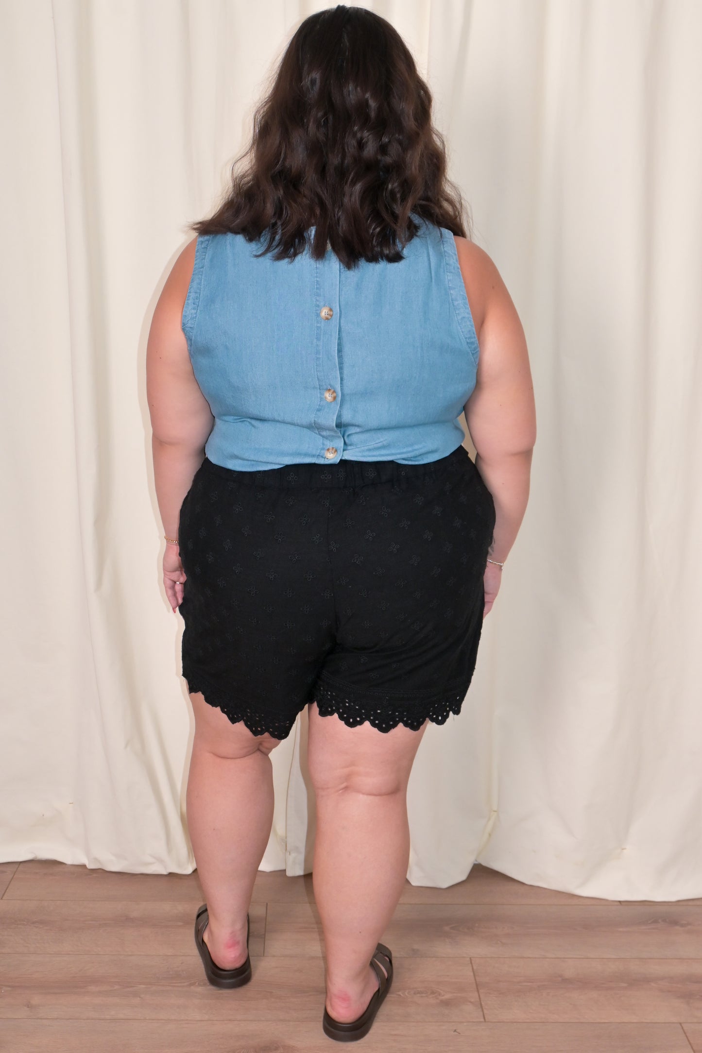 CURVE Eyelet Shorts