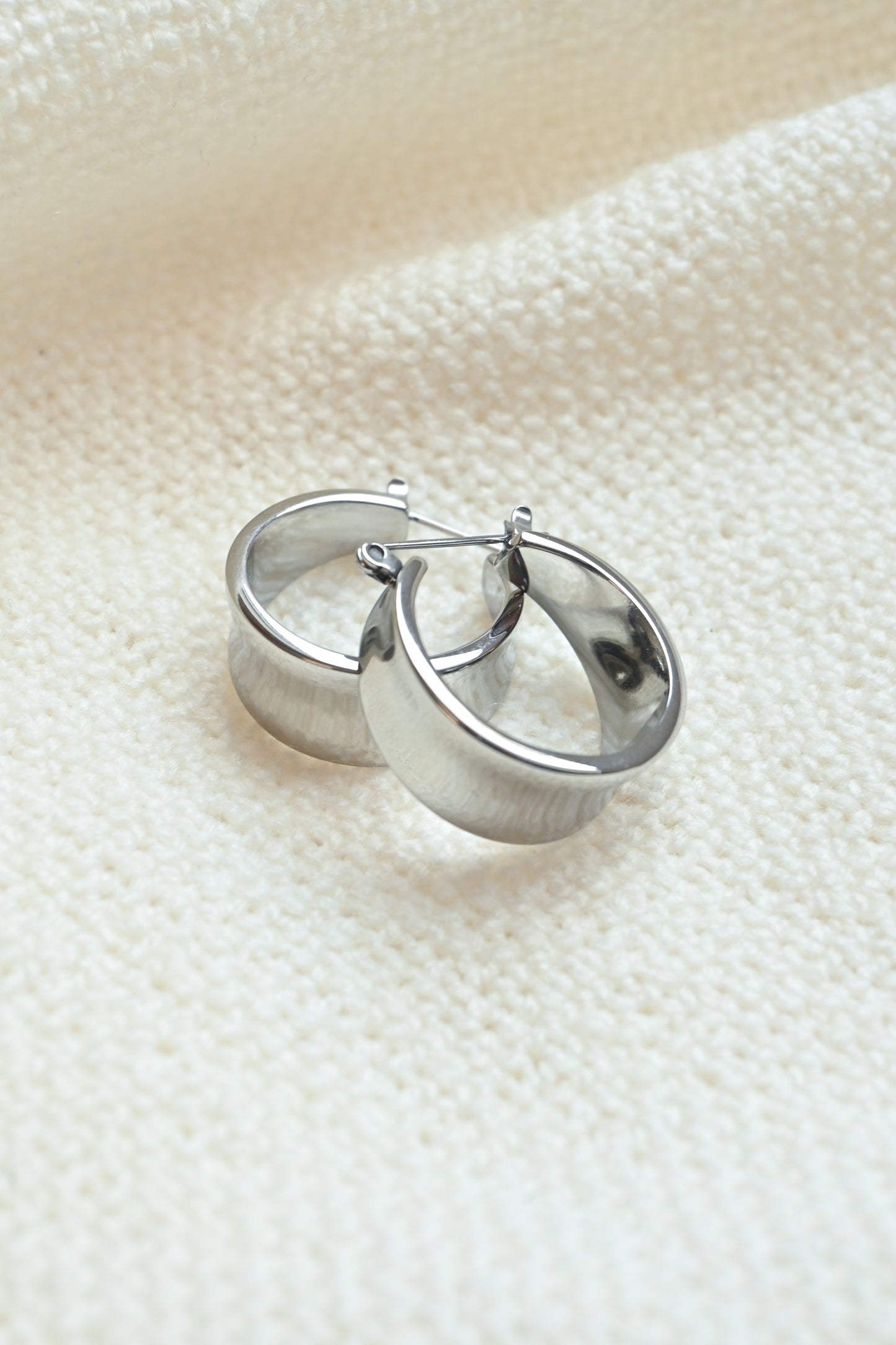 Wide Tapered Hoop