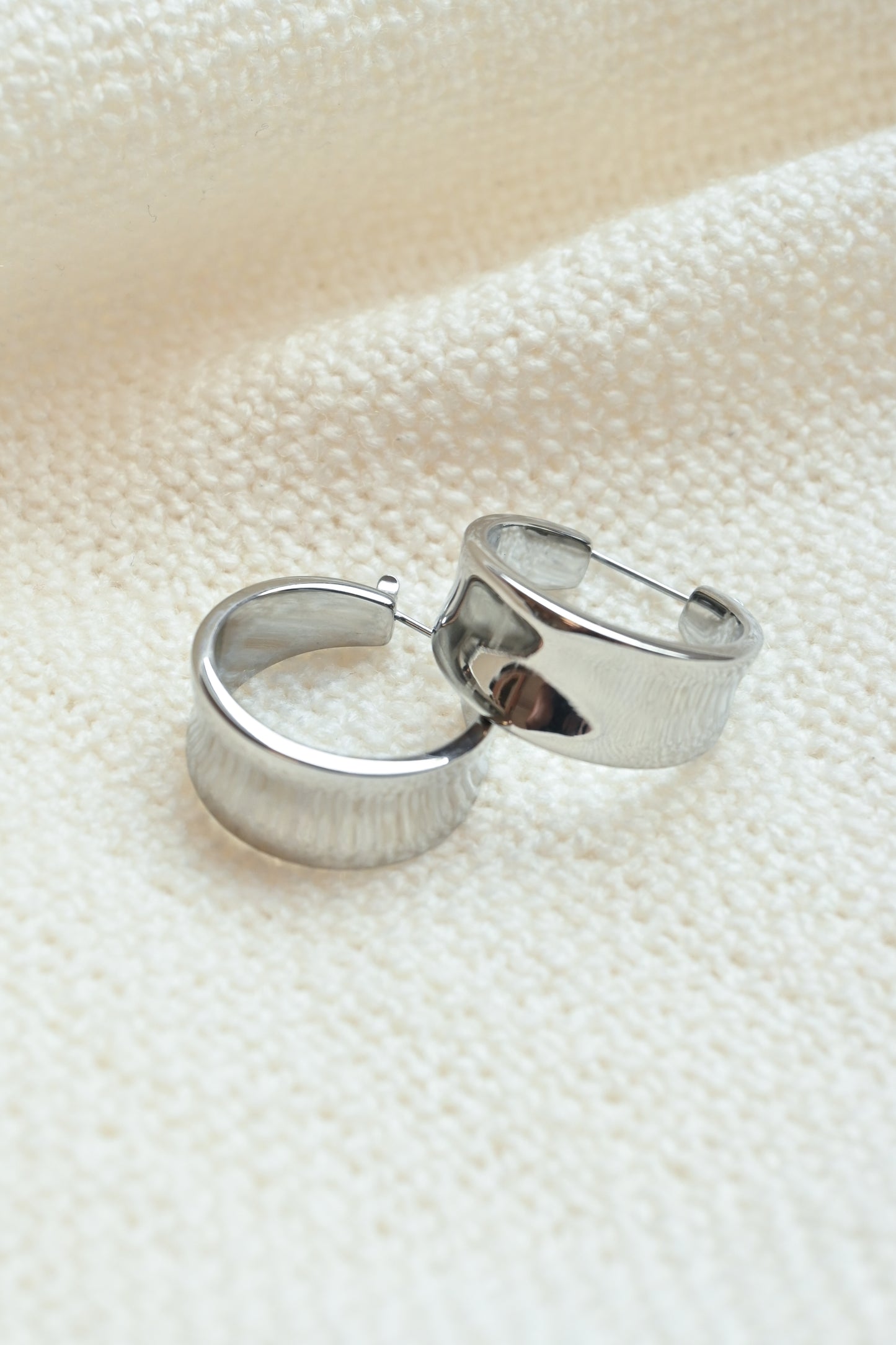 Wide Tapered Hoop
