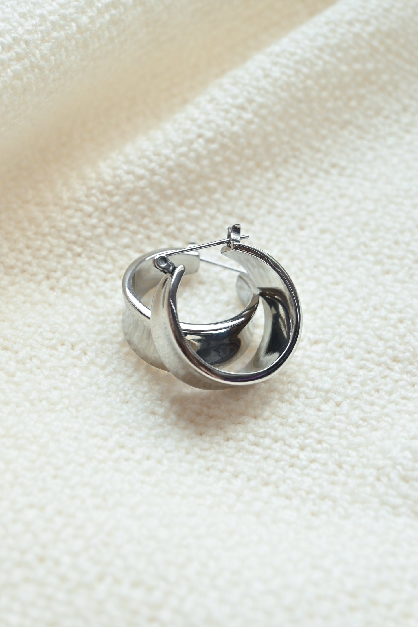 Wide Tapered Hoop