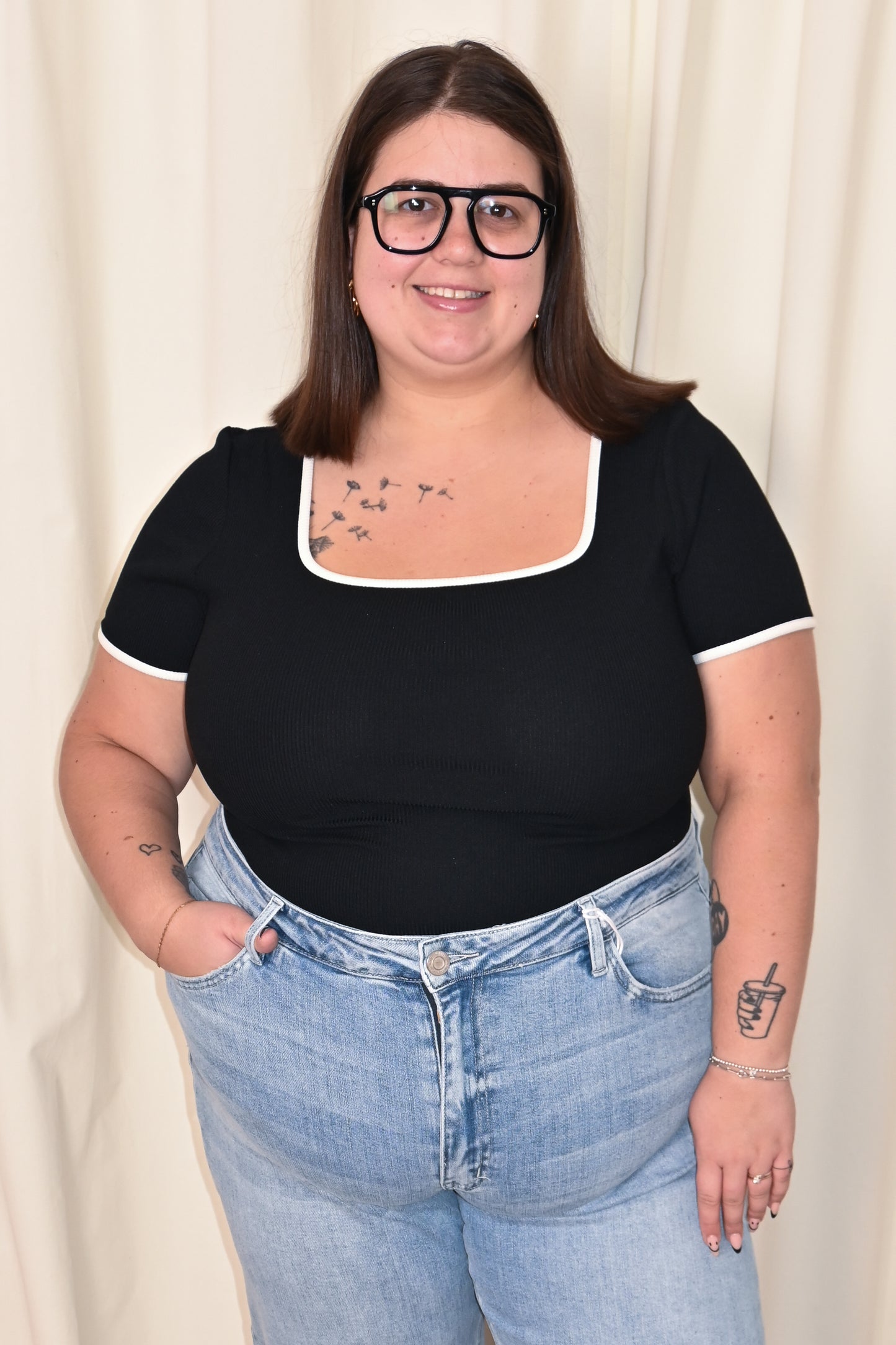 Contrast Trim Knit Top (S-3X)