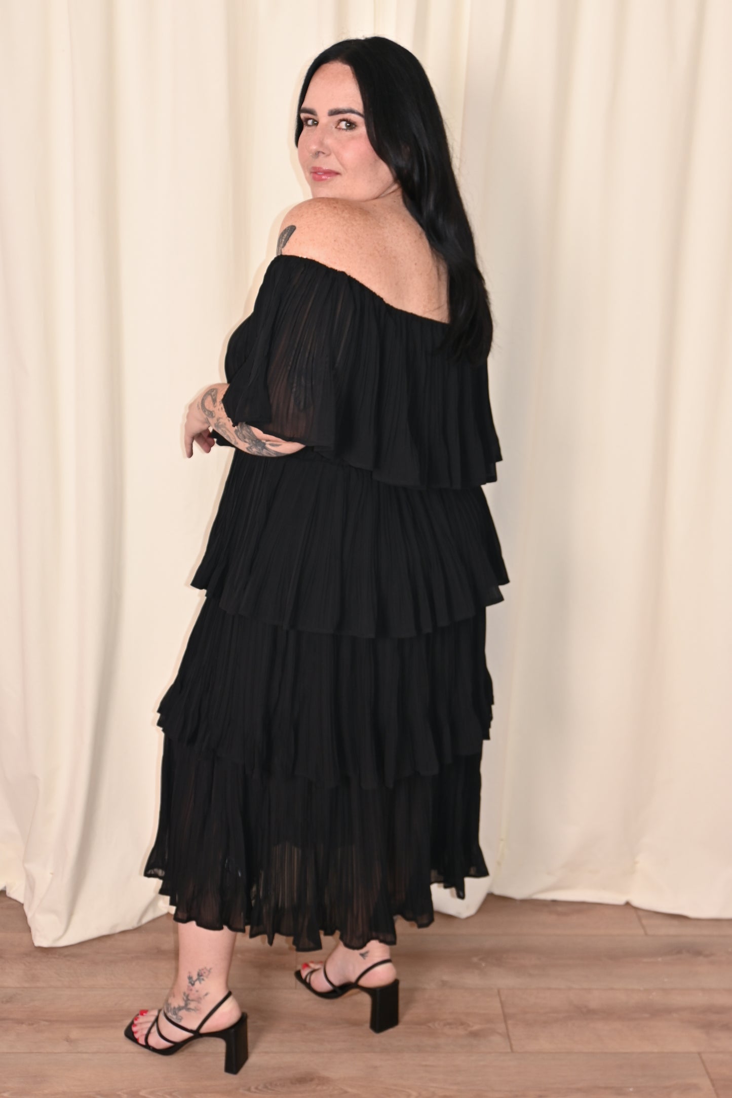 CURVE Pleated OTS Midi Dress (2 Colors)