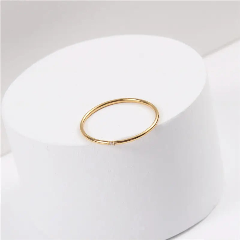 Dainty Simple Band