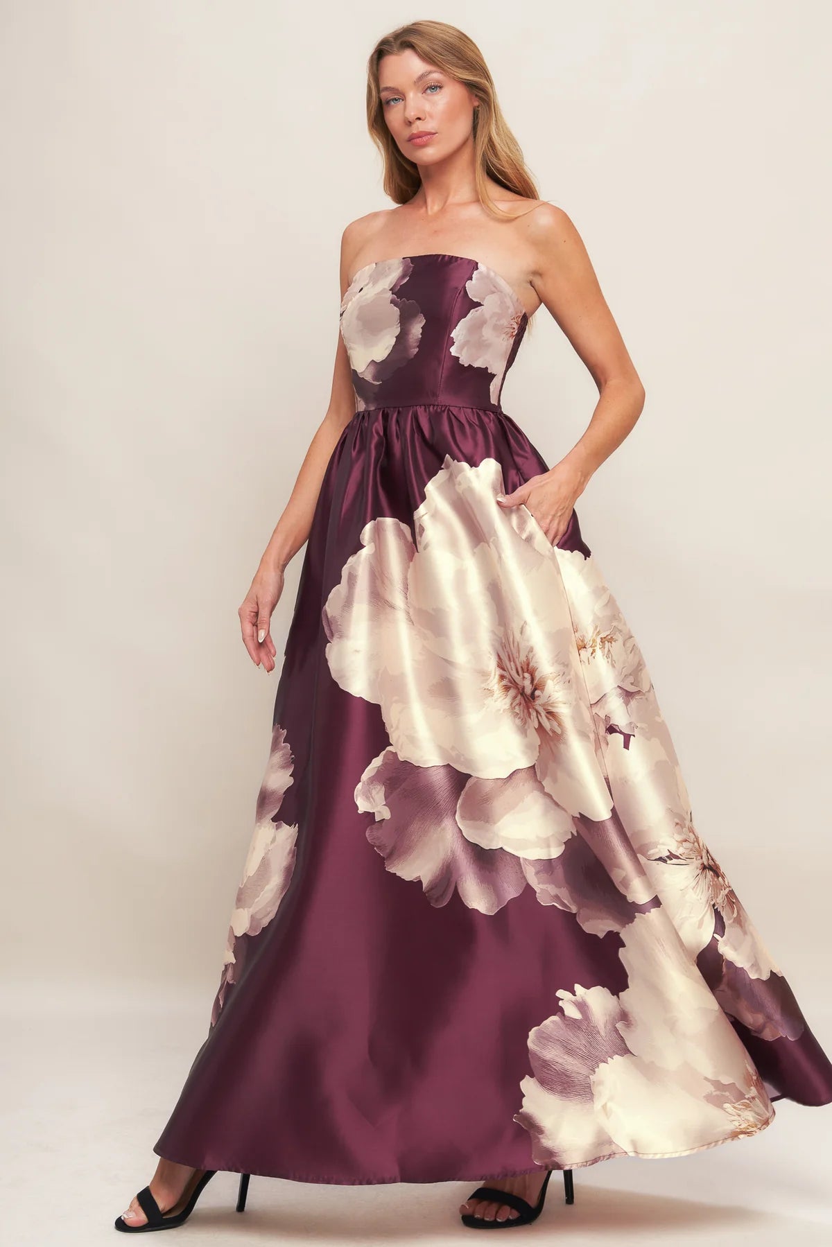 valencia floral cotton maxi dress Tolleson Floral Valencia Split Neck Maxi Dress BROWN-BLU / XL by Sugarlips