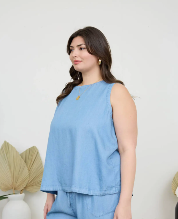 CURVE Chambray Tank