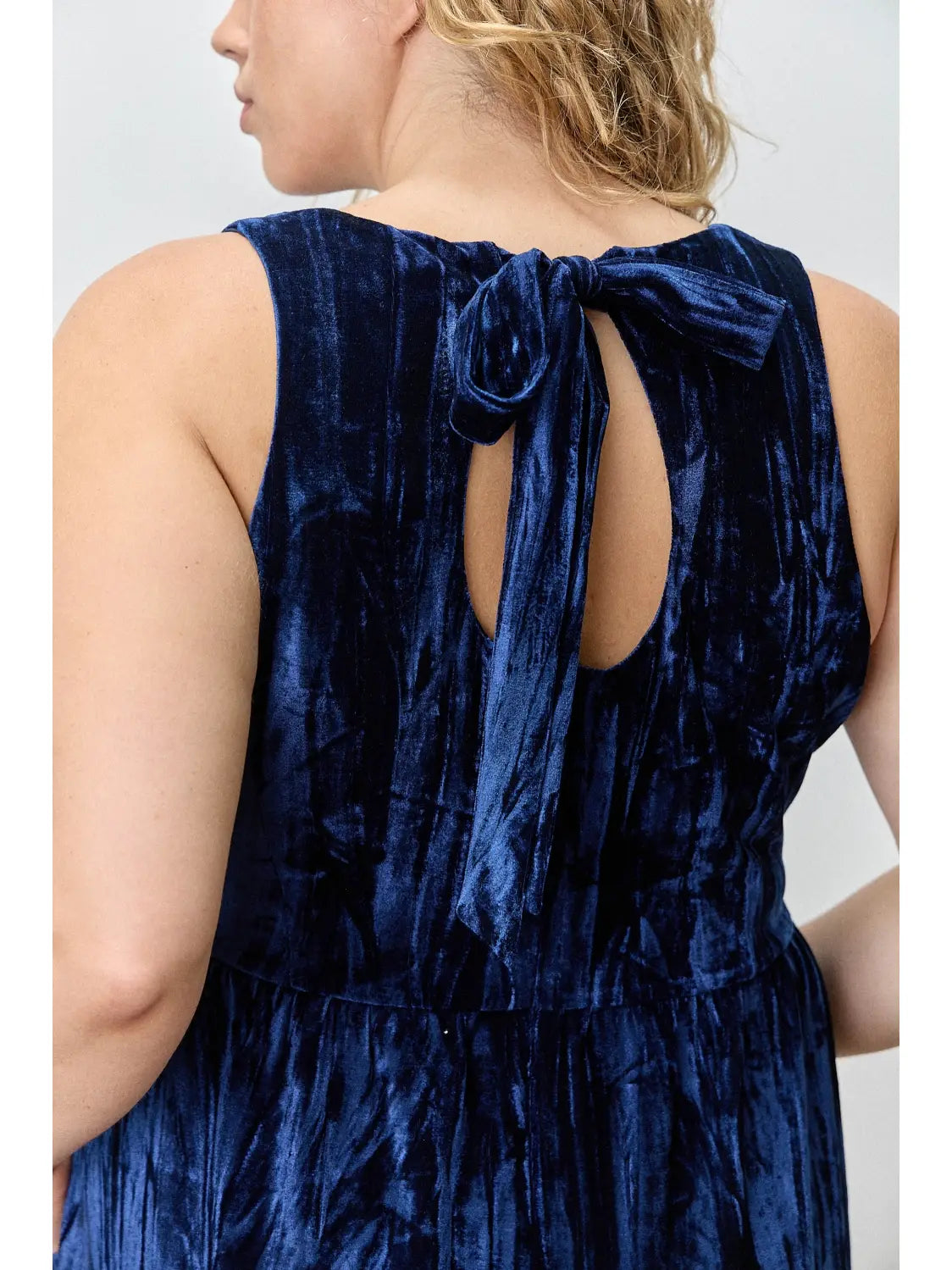 CURVE Velvet Midi Dress