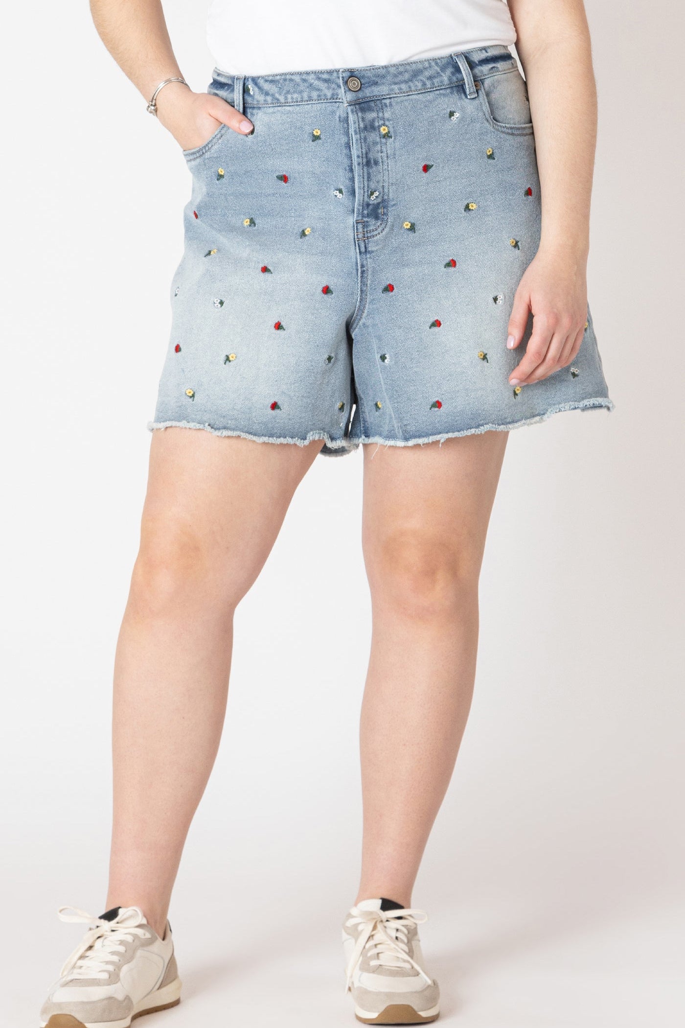 CURVE Embroidered Jean Shorts