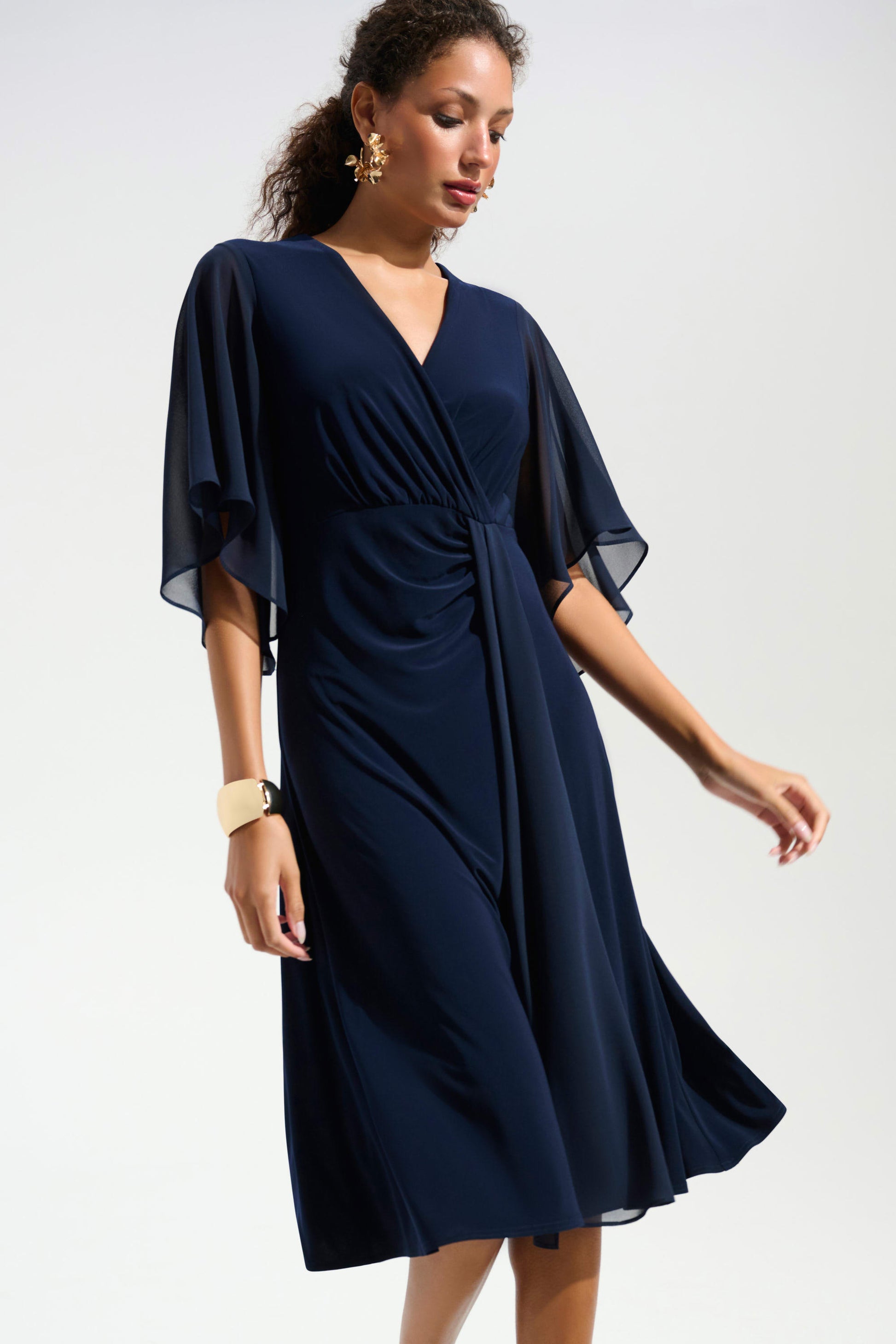 Mother of the bride and groom dress Winnipeg, winnipeg dresses. wedding guest dress. Funeral dress winnipeg, Navy blue joseph ribkoff dress, 