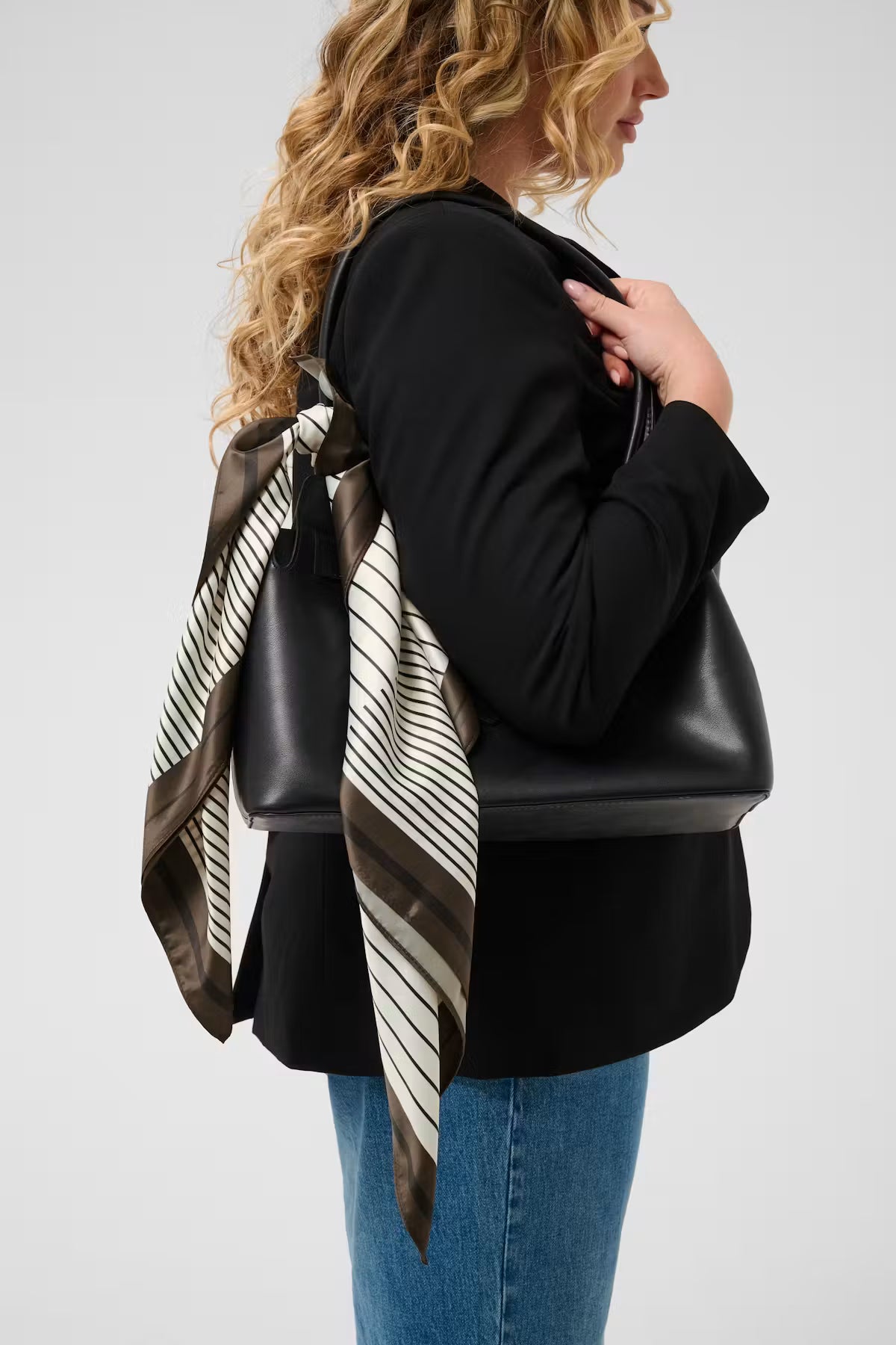 Fiana Scarf