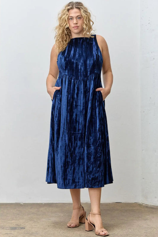 CURVE Velvet Midi Dress