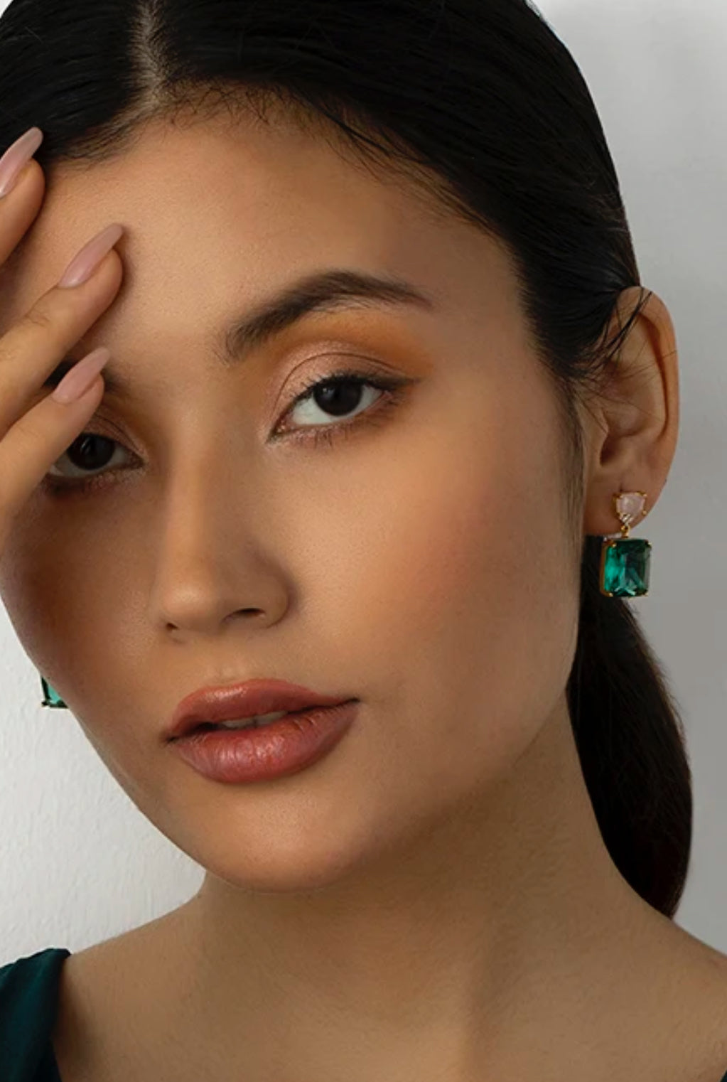Emerald stone earring, wedding jewelry 