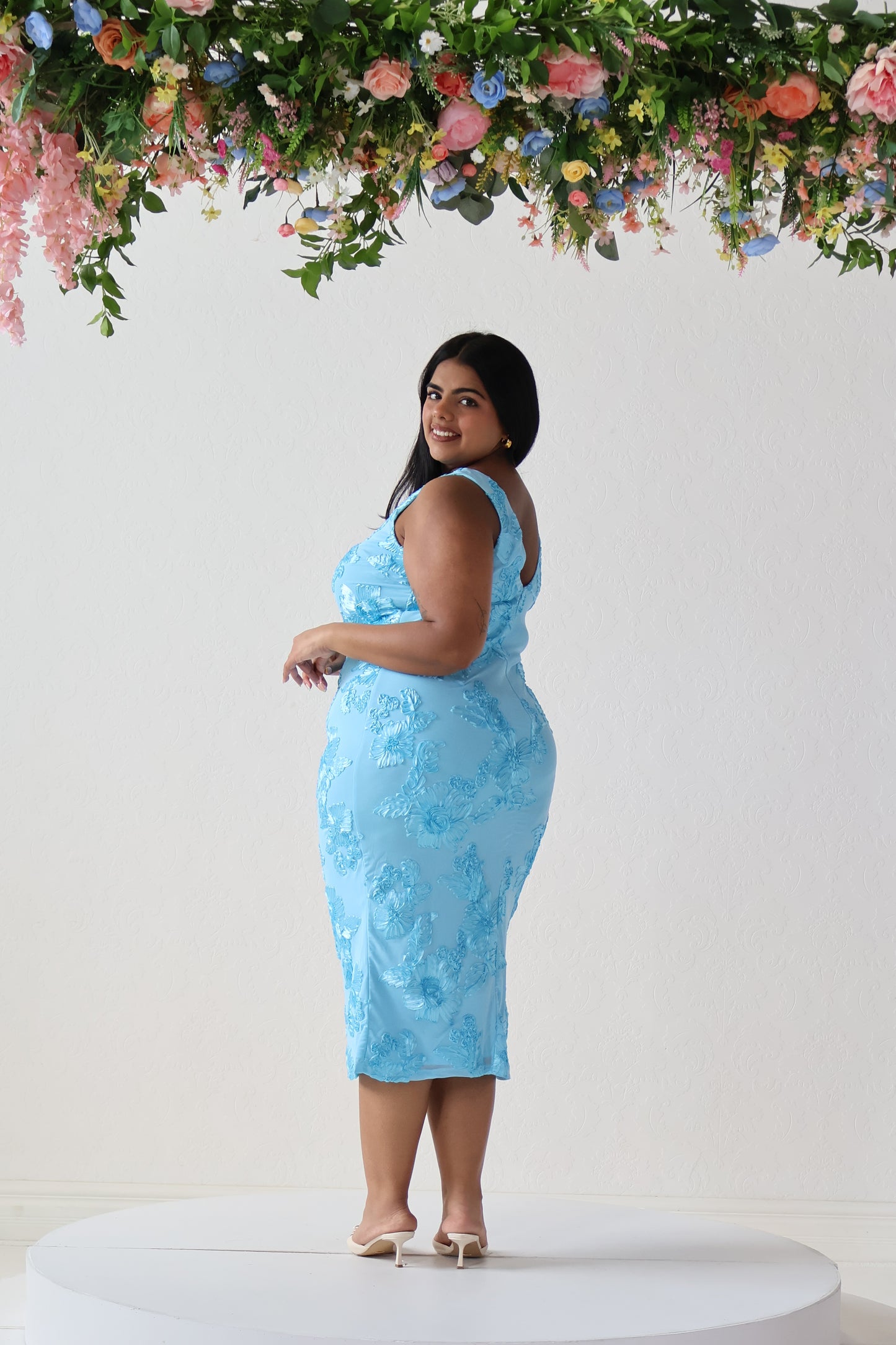 CURVE Embroidered Midi Dress
