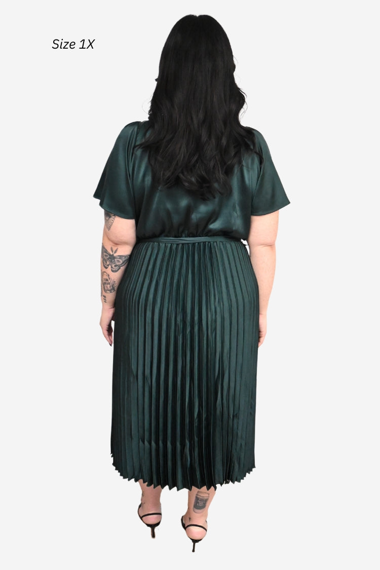 CURVE Pleated Midi Dress