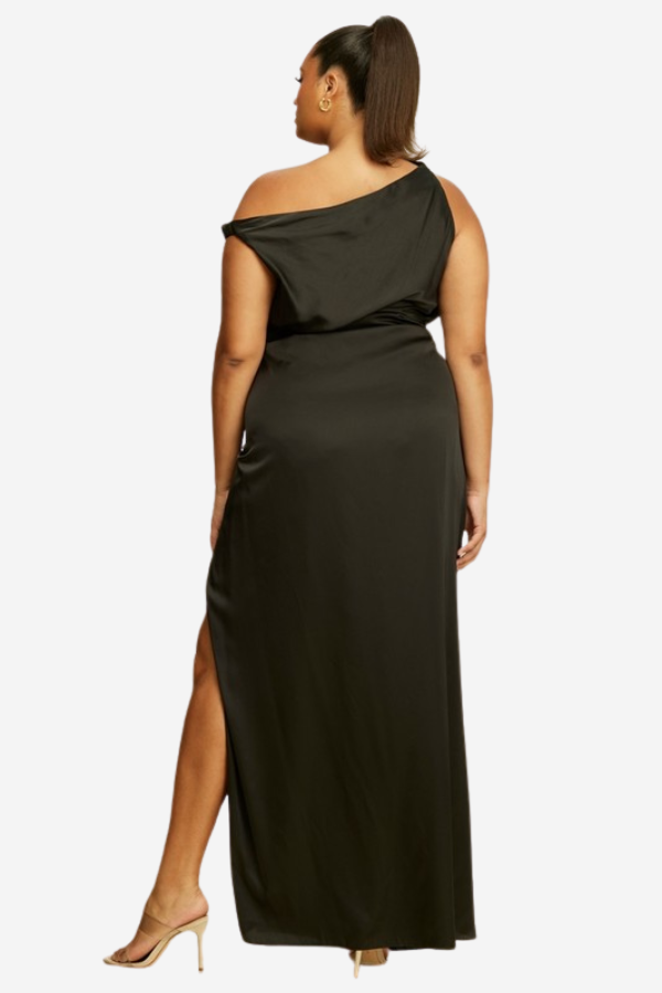 plus size evening dress, black dress, plus size bridesmaid dress, maxi dress, winnipeg manitoba canada