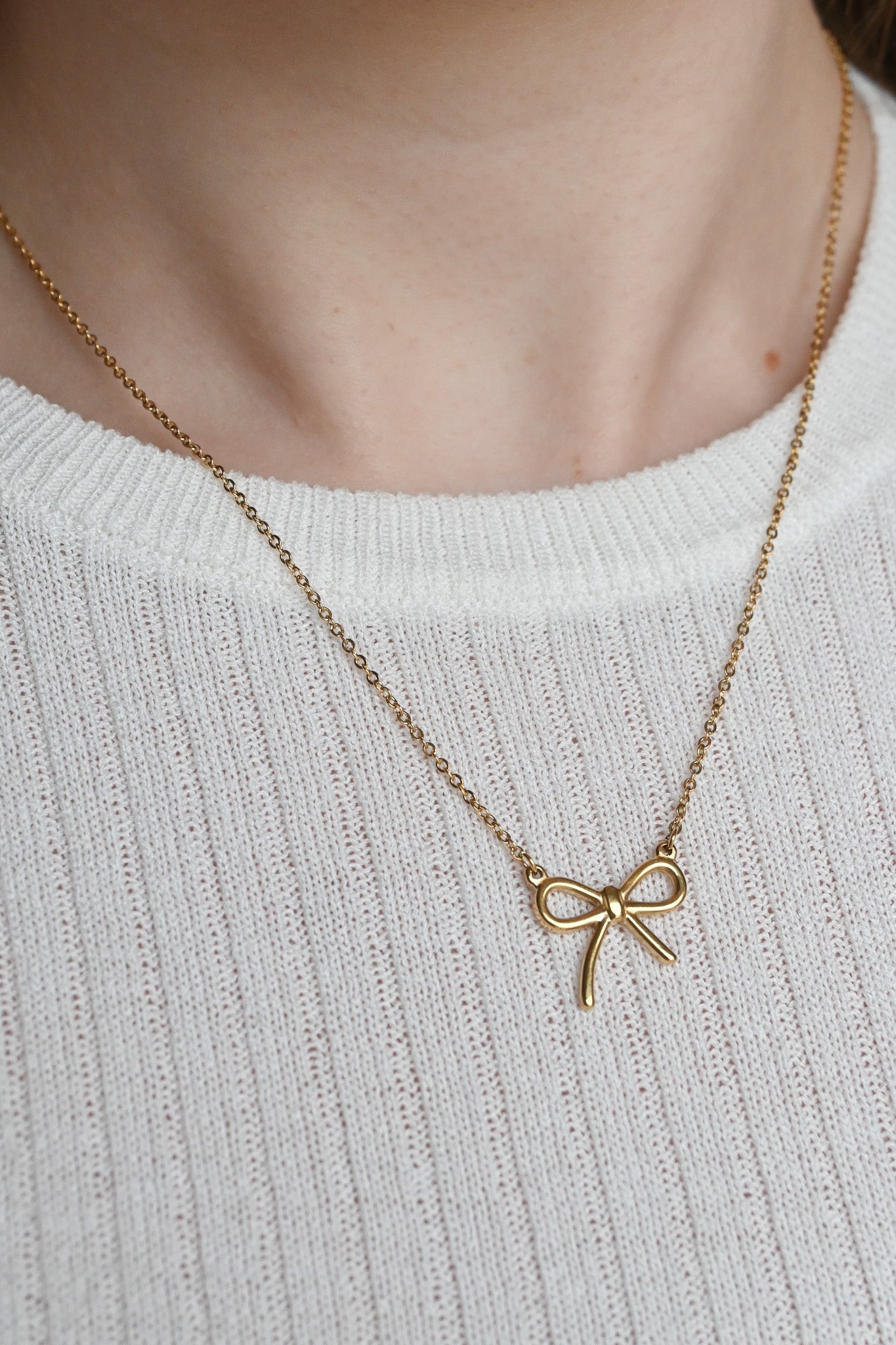 Bow Pendant Necklace