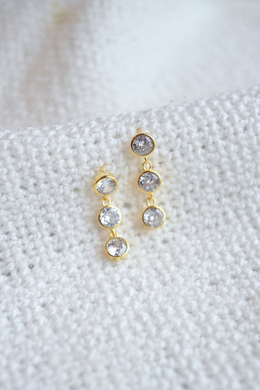 Dainty Tri-Diamond Earring