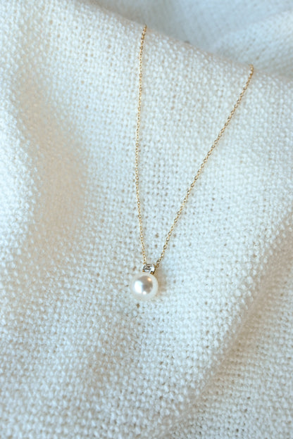 Pearl Pendant Necklace