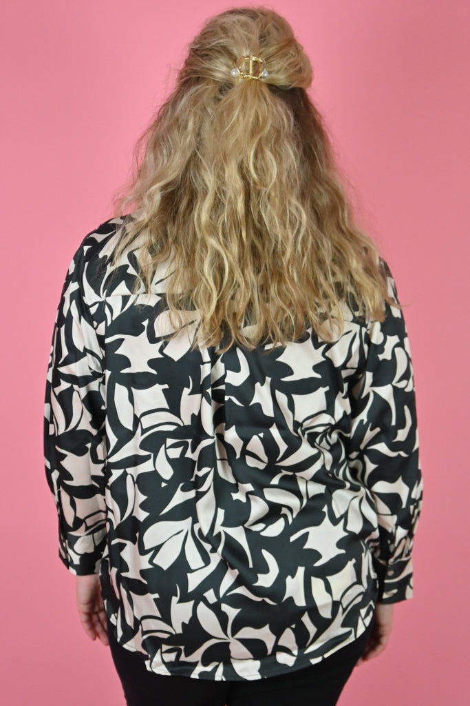 DEX plus abstract print blouse