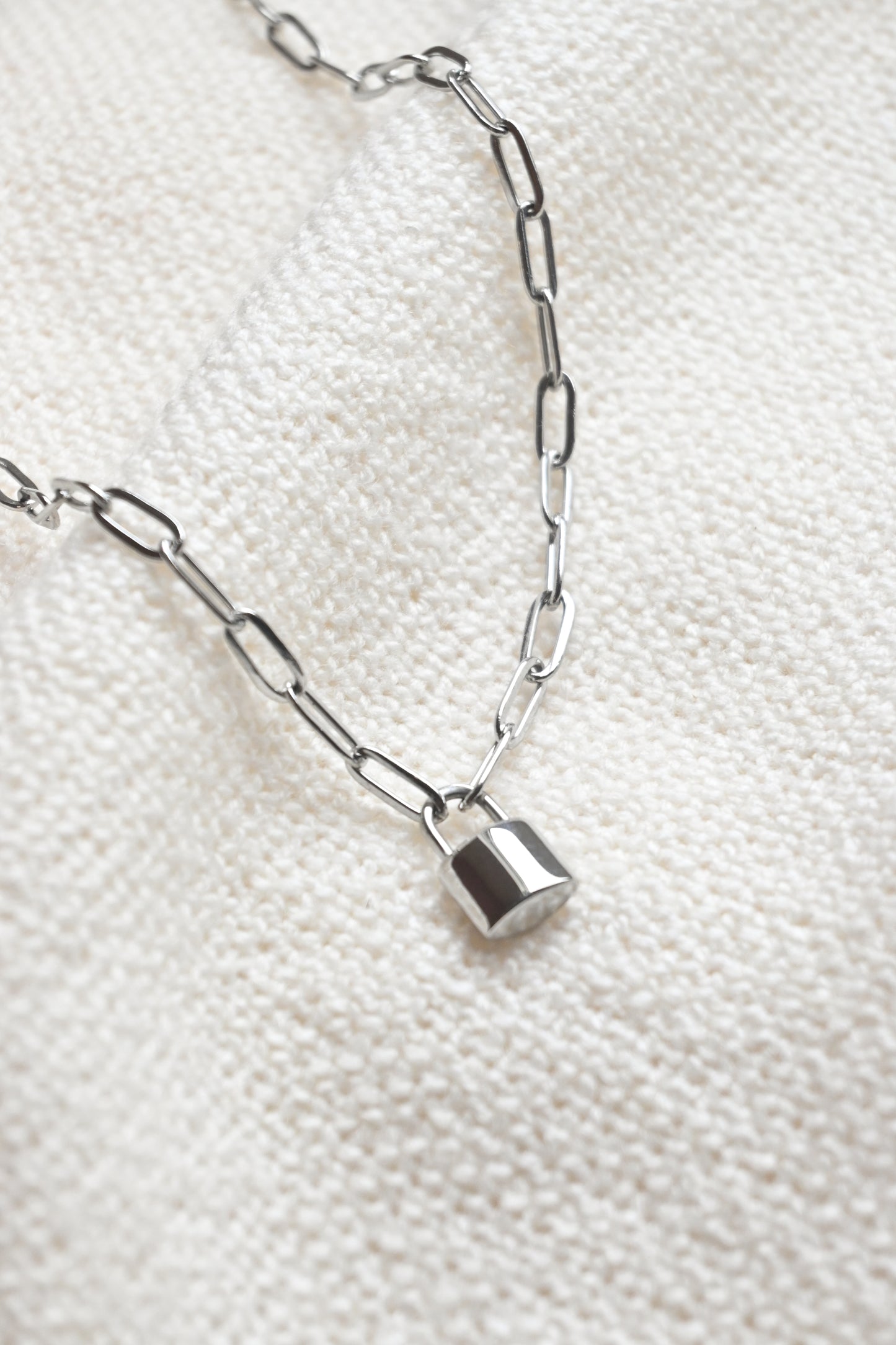 Locket Necklace (2 colours)