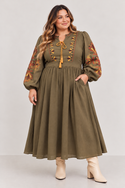 CURVE Embroidered Midi Dress