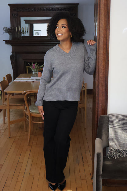 Classic V-neck Pullover (S-XXL)