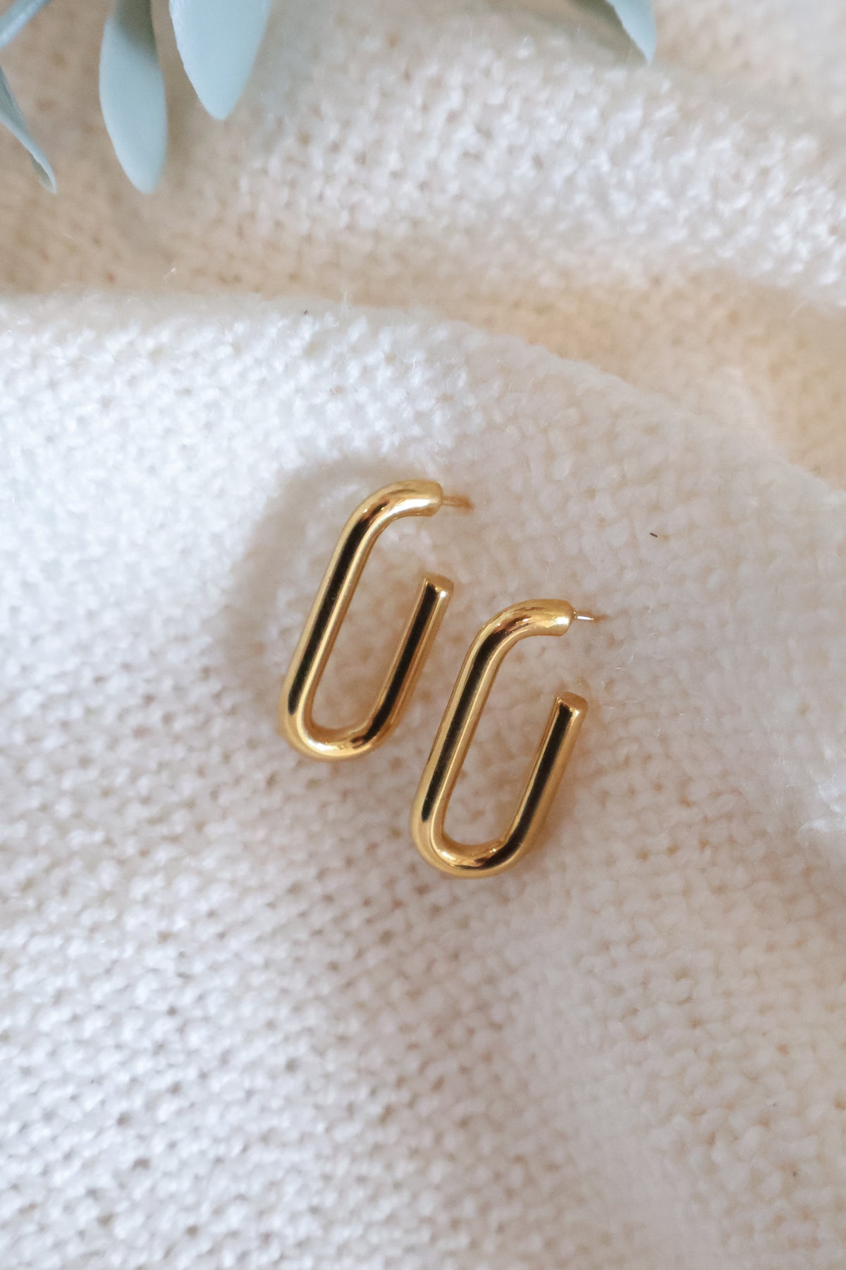 U-Hoop Earring