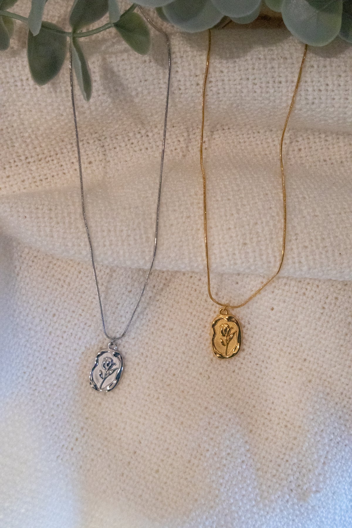 Rose Pendant Necklace