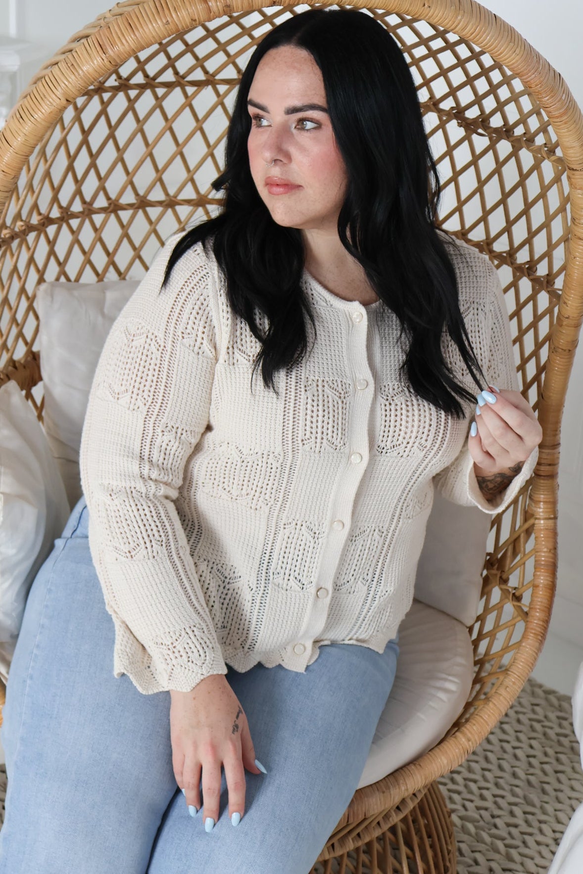 PLus size dex crochet cardigan
Plus size clothing Winnipeg
Dex Beige Cardigan
