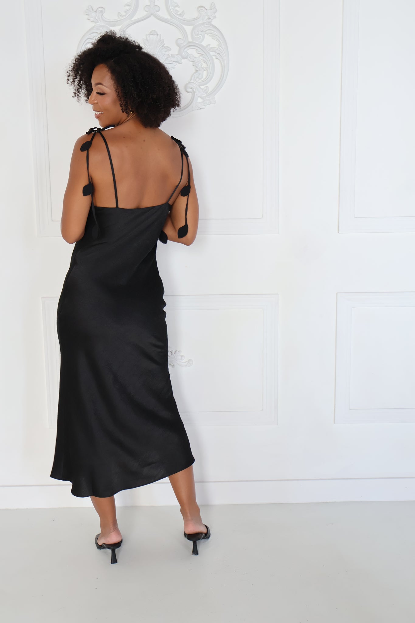 Emmy Twisted Bust Midi Dress  (S-XXL)