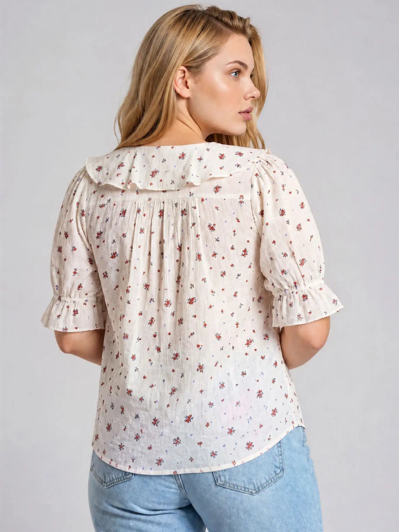 CURVE Lightweight Ruffle Blouse
