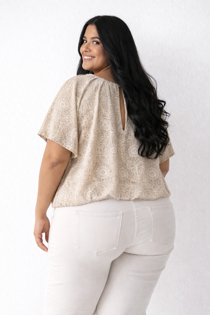 CURVE Embroidered Blouse