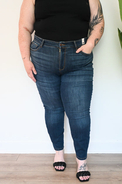 CURVE Clean Skinny Jean