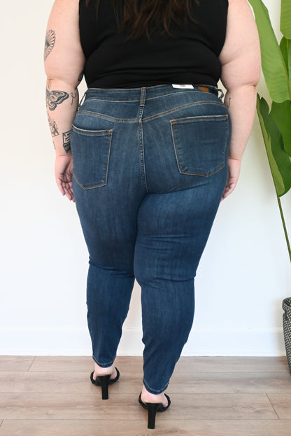 CURVE Clean Skinny Jean